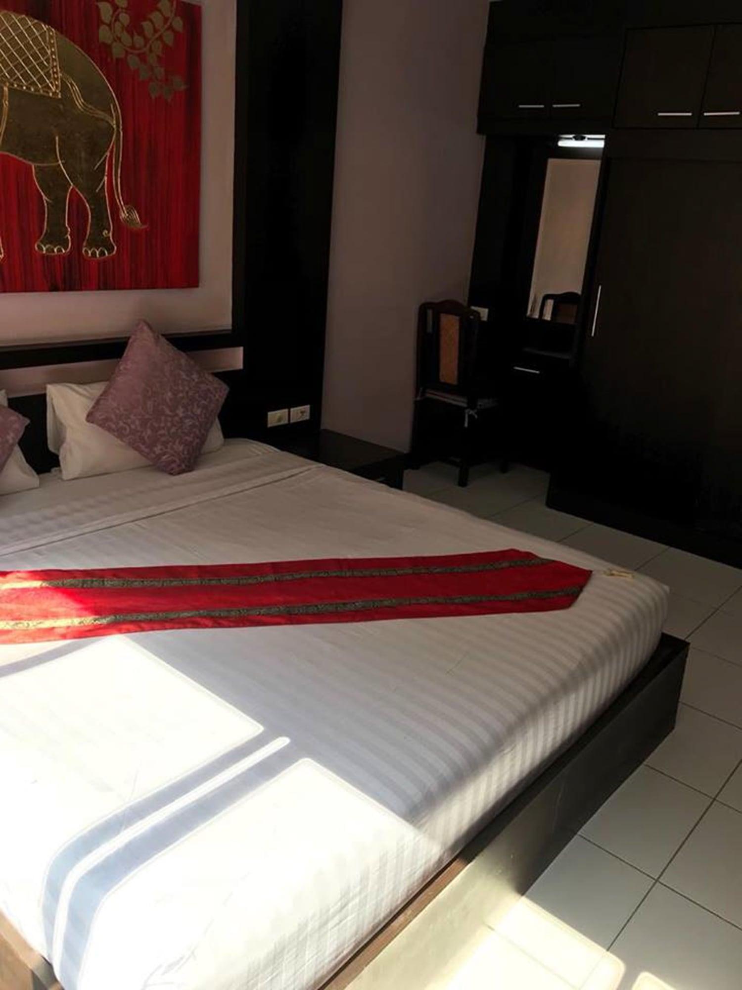 Zip Hotel & Restaurant Pattaya Buitenkant foto