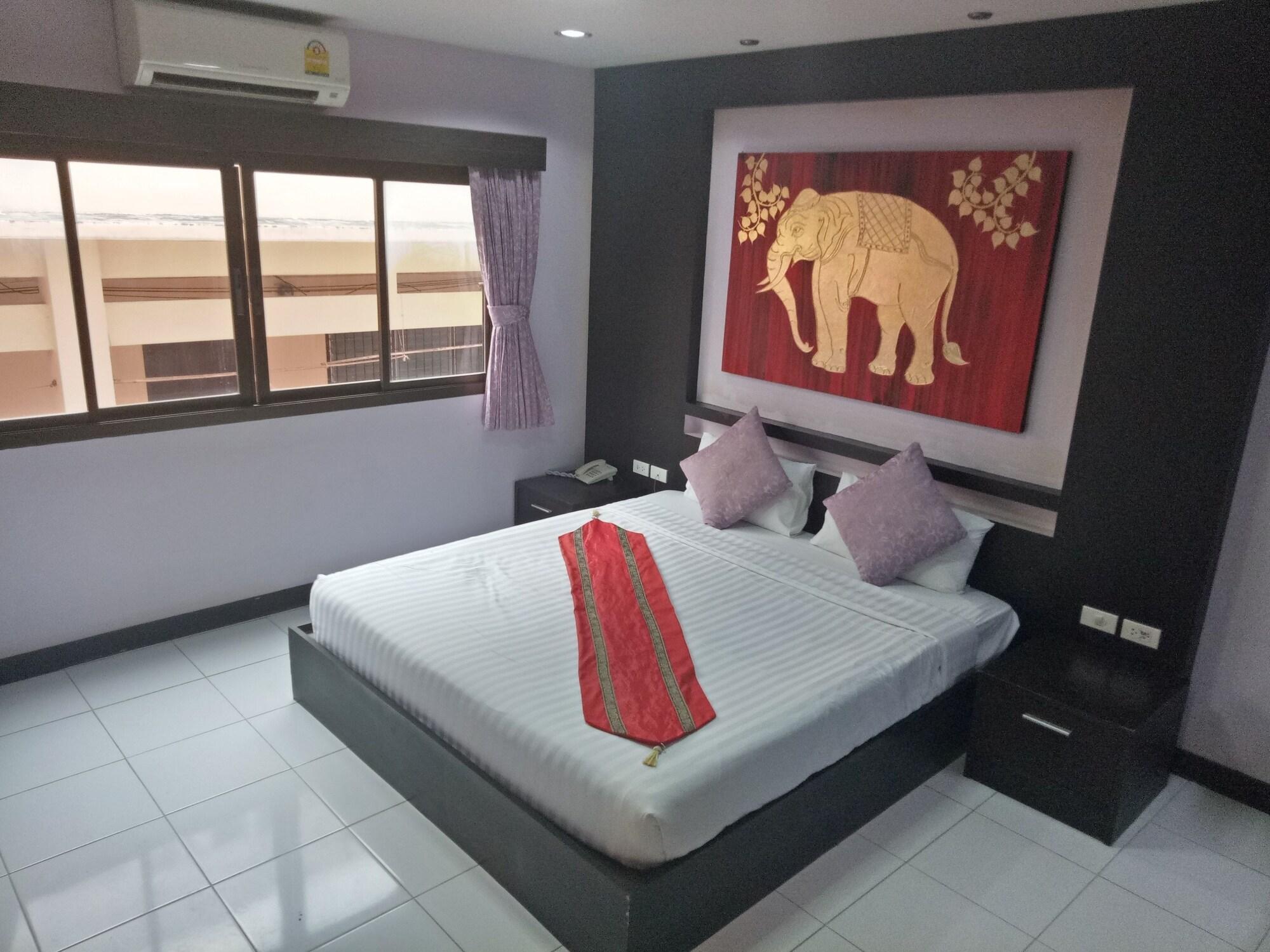 Zip Hotel & Restaurant Pattaya Buitenkant foto