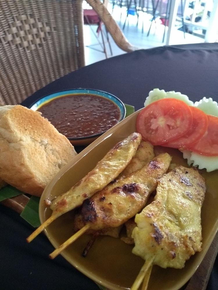 Zip Hotel & Restaurant Pattaya Buitenkant foto