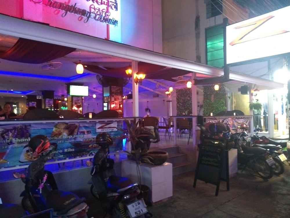 Zip Hotel & Restaurant Pattaya Buitenkant foto